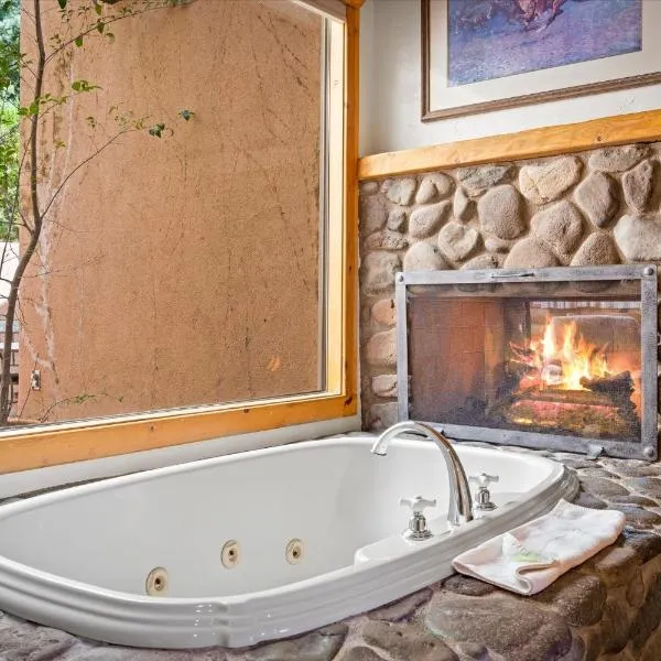 Adobe Village Villa with Private Patio- Wilderness villa, hotel v destinaci Sedona