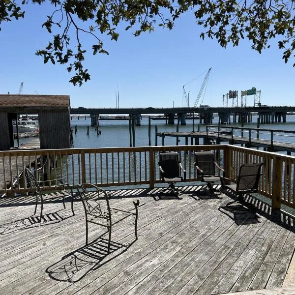 Water Front Oasis home, hotel in Norfolk