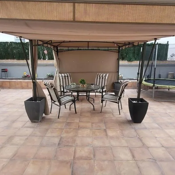 Precioso apartamento reformado con terraza, 4 habs – hotel w Walencji