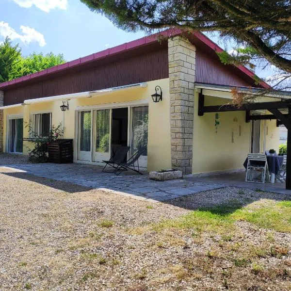 Villa des petites Chaumes, hotel in Avallon