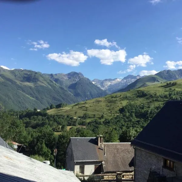 Gîte de montagne, hotel en Bourg dʼOueil