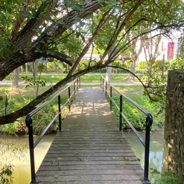 La Passerelle de Crécy, hotel em Crecy la Chapelle