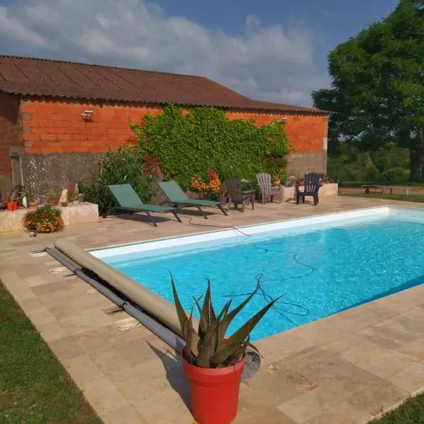 Comme chez vous "pour 4 personnes", hotel a Puycornet