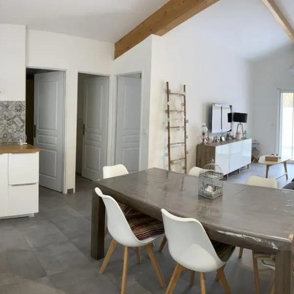 Appartement à la campagne, proche mer, hotel in Hyères