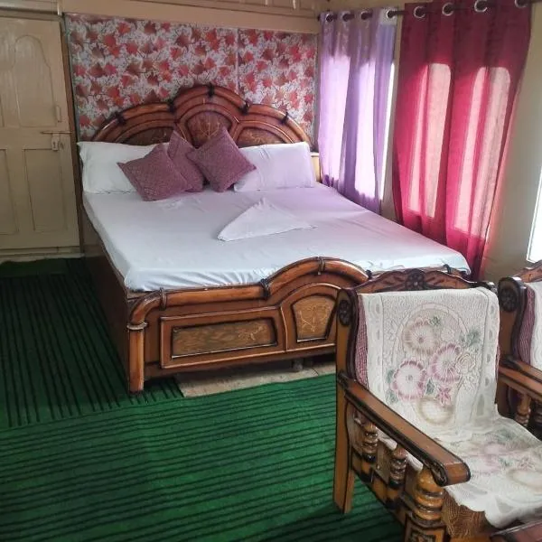 Midway Home stay, hotel in Kharāg
