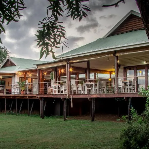 Hluhluwe River Lodge, hotel en Hluhluwe