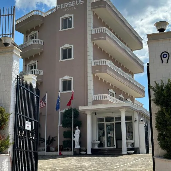 Perseus Hotel, hotel di Palasë