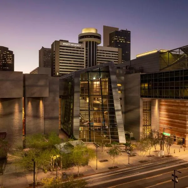 Hyatt Regency Phoenix Downtown - No Destination Fees, hotel v destinaci Phoenix
