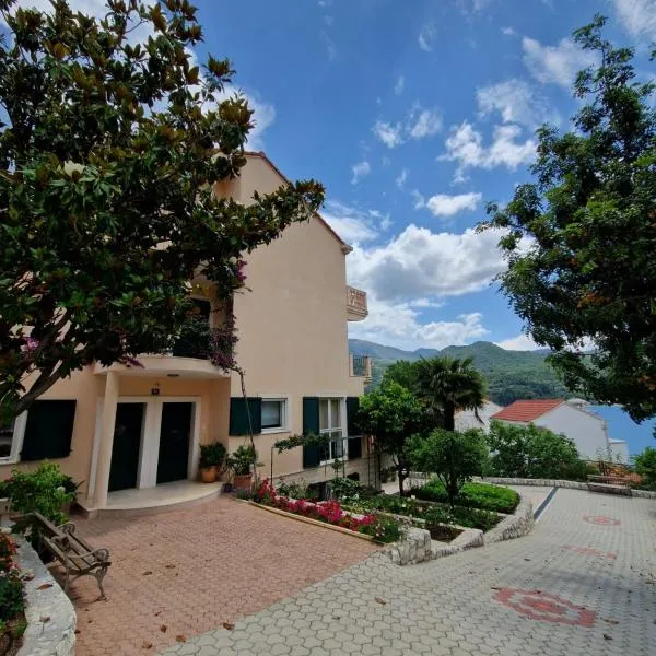 Villa Lukic Apartments, hotel v destinaci Slano