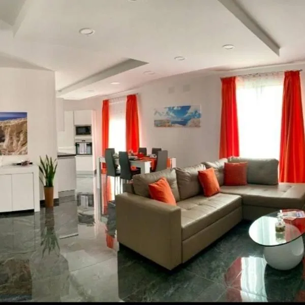 Central, Fully Equipped Modern Apartment - 2, hôtel à Mġarr