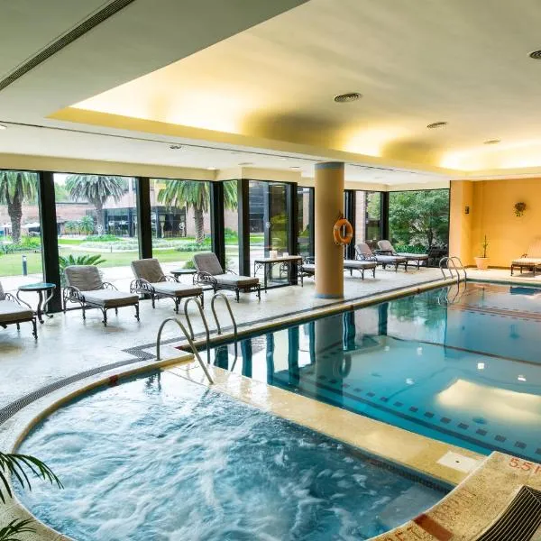 Sheraton Pilar Hotel & Convention Center, hotel v destinaci Pilar