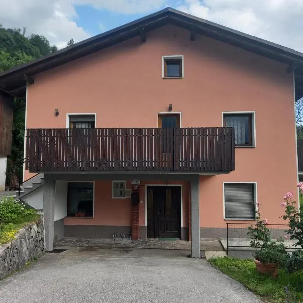 Apartmaji URŠIČ, hotel v destinaci Kobarid