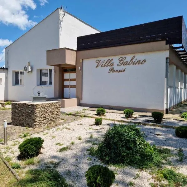 Villa Gabino: Balatonberény şehrinde bir otel