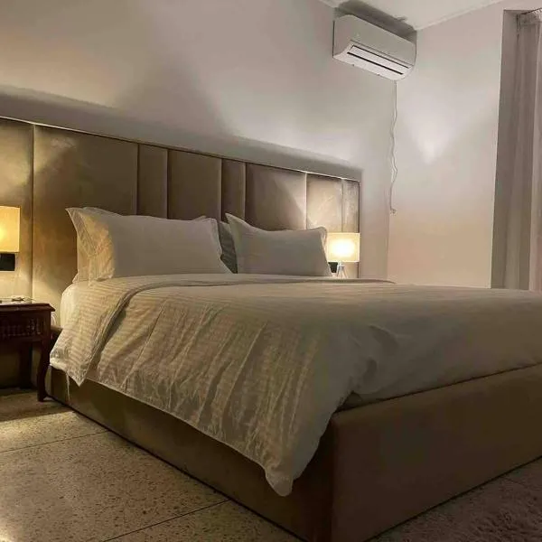 Luxury apartment – hotel w mieście Ras el Ma
