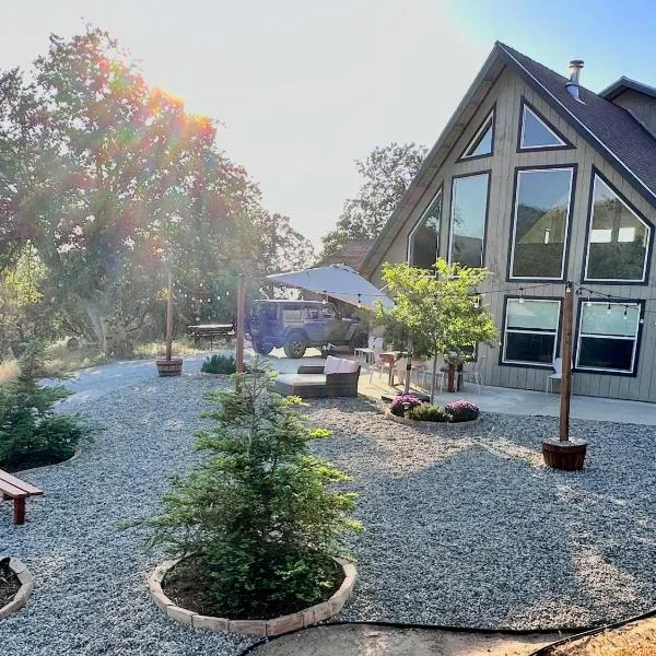 Modern House on 5 acr in Sequoia National Forest, hotel in Panorama Heights