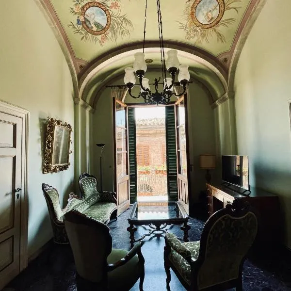 Super attico della Brigata Spendereccia! – hotel w mieście Monteroni dʼArbia
