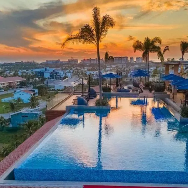 Beautiful 3BR Condo with amazing rooftop terrace, ξενοδοχείο σε Nuevo Vallarta 