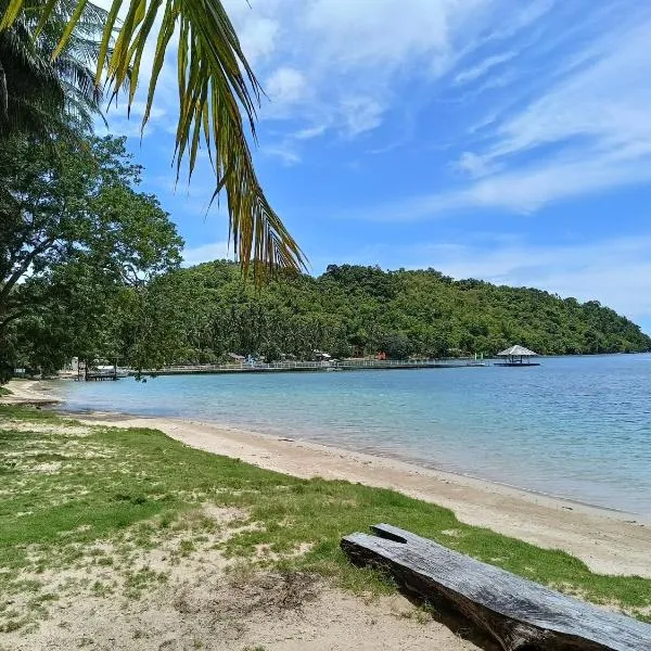 NATUA'S BEACH RESORT, hotel v destinaci Liminangoon