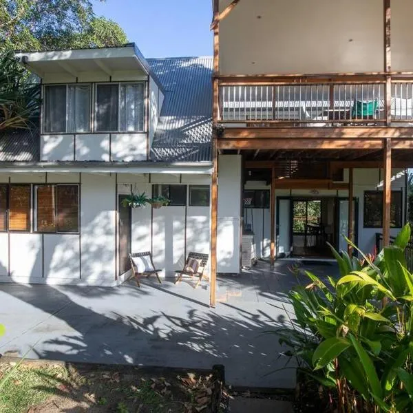 20 Yarrong Road Close to Cylinder Beach, ξενοδοχείο σε Point Lookout