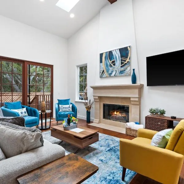 Gorgeous Santa Cruz Villa - Modern Beachside Paradise with NEW Hot Tub & Fast Wi-Fi, hotel in Santa Cruz
