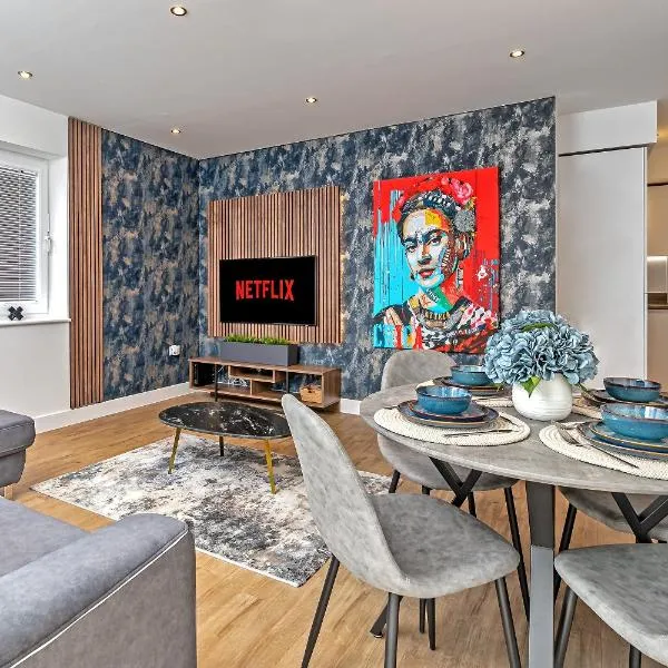LUXURY AIRPORT SUITE, FREE Parking, FANTASTIC Location, Close To Airport, Train Station And Town Centre, hotel in Luton