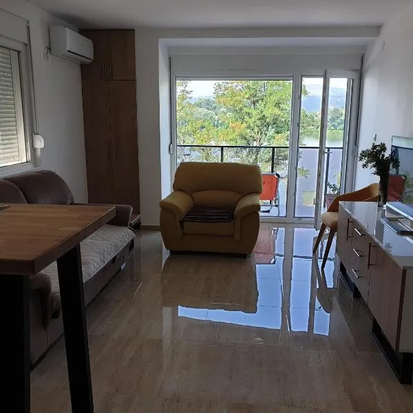 Apartman 3 BMB, hotel v destinaci Veliko Gradište