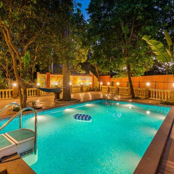 SaffronStays Grandiosa - 4 BDR pet-friendly, pool villa Khandala, hotel v destinaci Khandāla