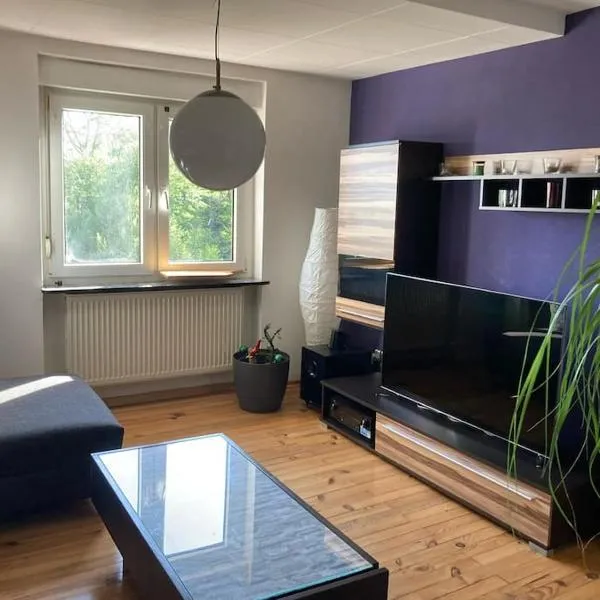 Sonnige Etagen-Wohnung, alleinige Nutzung, Wasserbett, Hotel in Neunkirchen