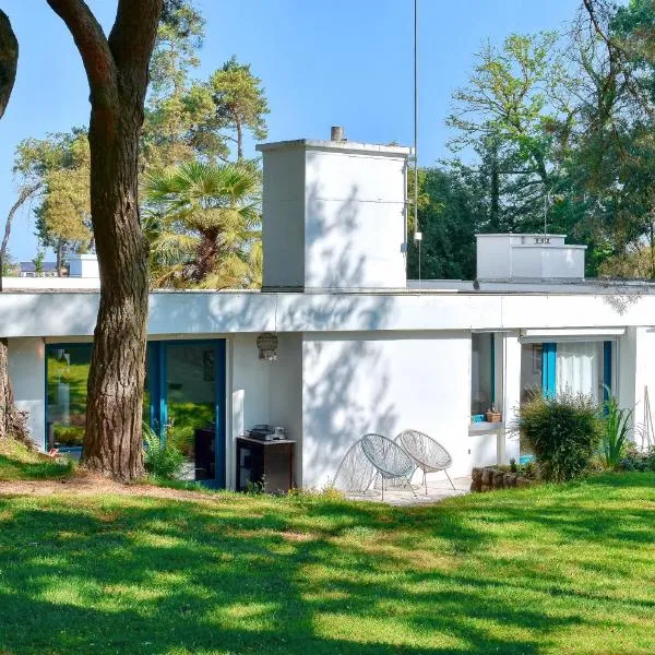 Maison de charme à la campagne, hotel en Vermand