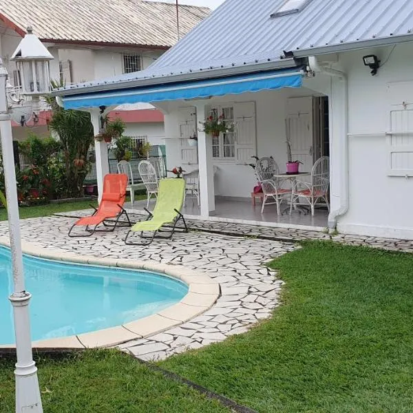 Chez Mimose et Henri, Hotel in Saint-Benoît