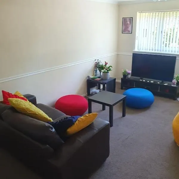 1bedroom flat wt ext sofa chair, hotel en Horsham