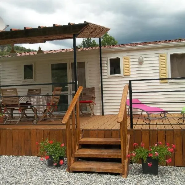 Bungalow Blieux, hôtel à Blieux