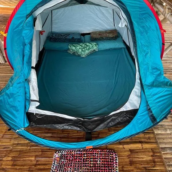Bamboo Nest Beachfront Floating Tent, hotel in Puerto Princesa