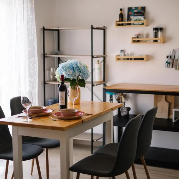 Sunny Apartment for 2, hotel v Murteri