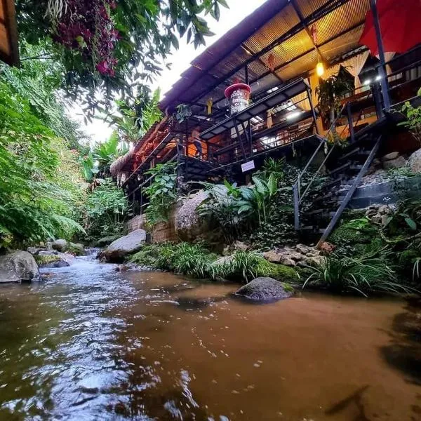 แม่อุ๊ยที่พักติดน้ำ&mae oui next to the water, hotel v destinaci Ban Pok Nai