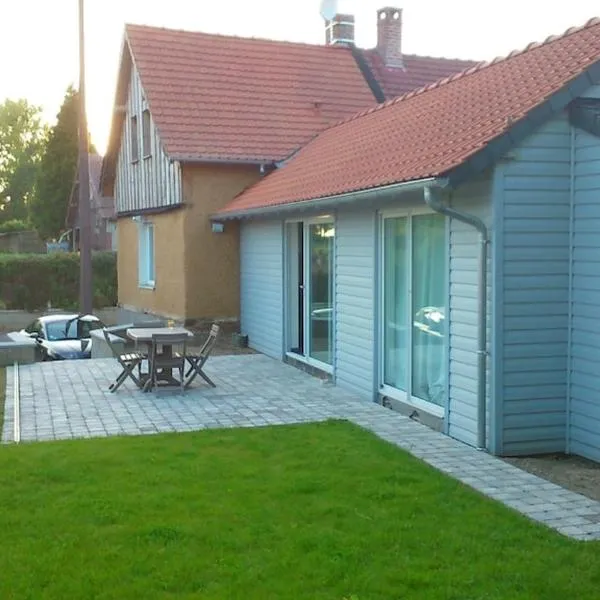 Le GITE DU VILLAGE, hotel v destinaci Franleu