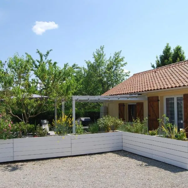 LANA COTTAGE 3 Etoiles, hôtel à Montjean