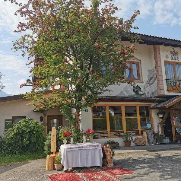 Ferienwohnungen Berghof, hotel in Krün