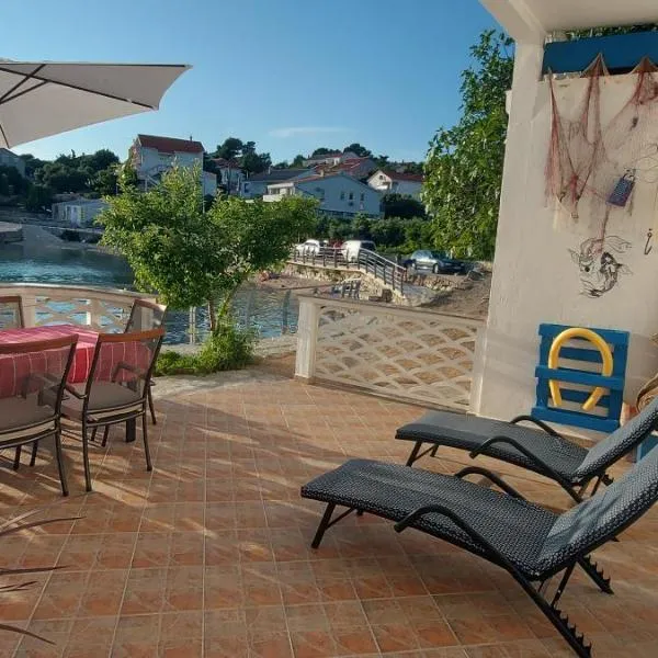 Kuća Ugor, hotel in Lun