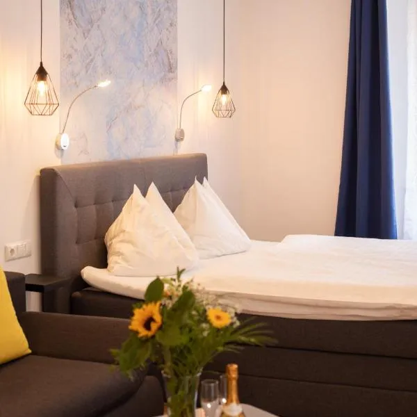Hotel Zum Goldenen Hirschen, hotel u gradu Frajštat