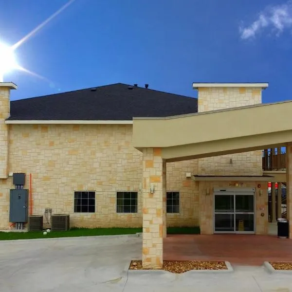 Westwood Inn & Suites, hotel di Luling