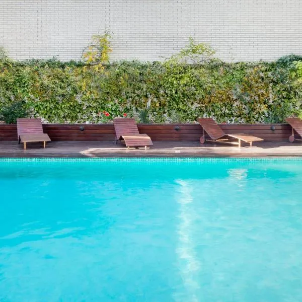 Ilunion Valencia 3, hotel in Valencia