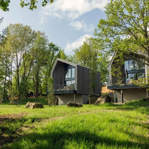 Center Parcs Eifel Mosel Nürburgring, hotel v destinaci Gunderath