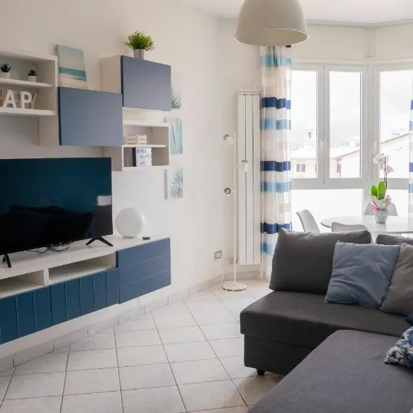 Ad un passo dal molo con 2 biciclette incluse, hotel in Viareggio