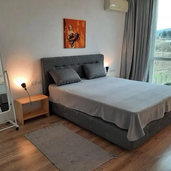 Port Lozenets Apartment, hotel di Lozenets