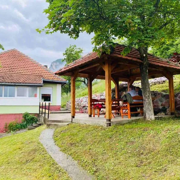 Seosko Domaćinstvo Vulević, hotel v destinaci Andrijevica