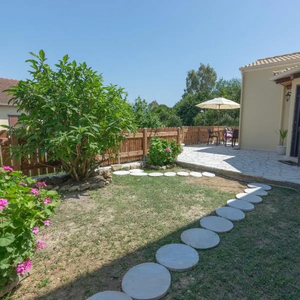 Saralen cottage in North Corfu, hotel in Ágios Athanásios