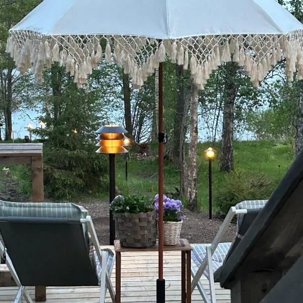 Sauna cabin in the heart of Nuuksio National Park - Mökki Nuuksiossa, hotel v destinaci Espoo