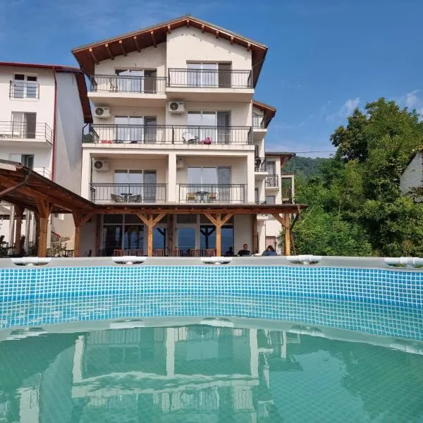 Casa Soarelui, hotelli kohteessa Eşelniţa