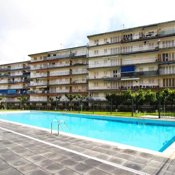 Adrian Planetcostadorada, hotel in La Pineda